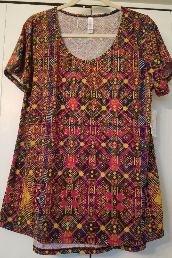 $10 --> LuLaRoe Classic T